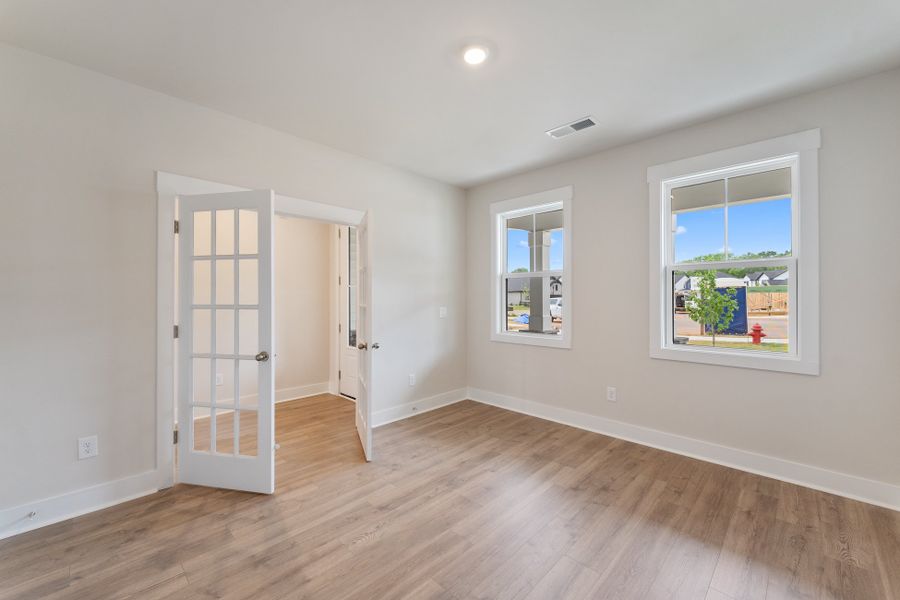Representative unfurnished interior of a home built from the MacGregor II by Hunter Quinn Homes in Autumn Mill, Seneca (Image 10). Representative unfurnished interior of a home built from the MacGregor II by Hunter Quinn Homes in Autumn Mill, Seneca (Image 10).