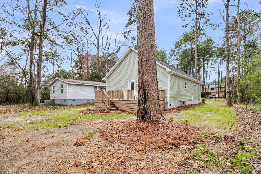 Exterior details and patio area of a home in , Summerville (Image 3).