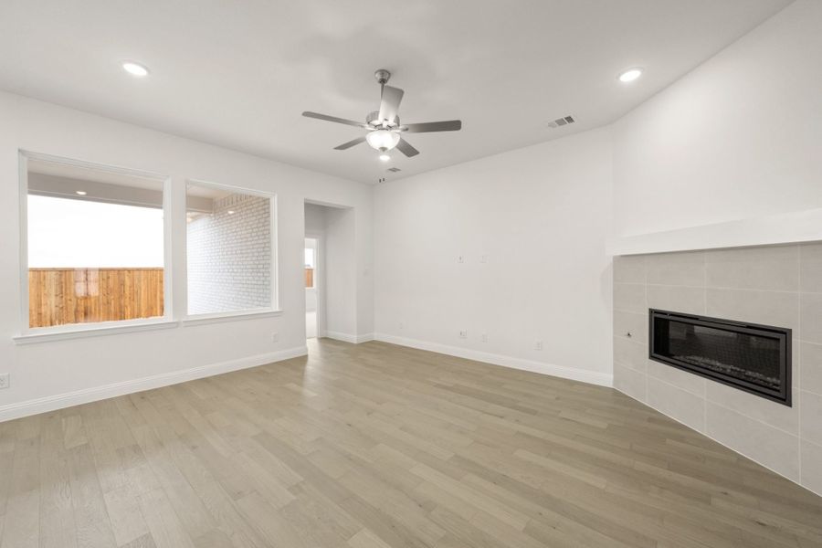 Spacious, unfurnished interior of a new home in Timberbrook, Justin (Image 12).