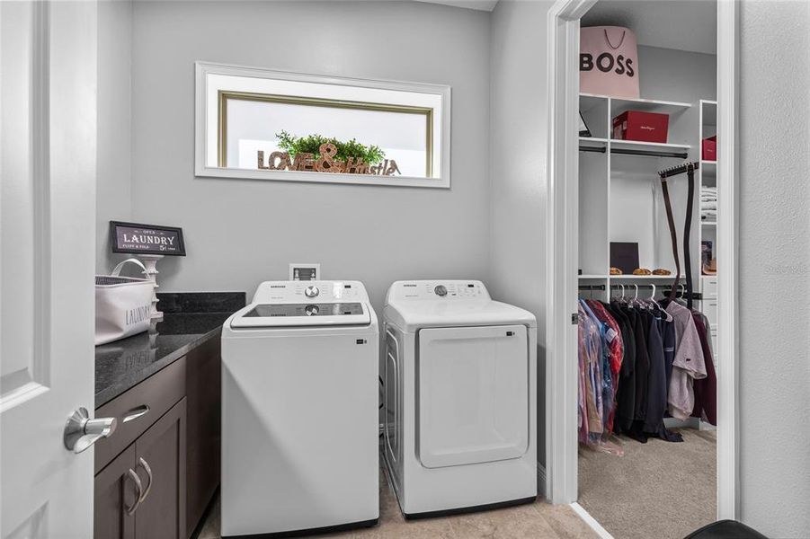 Furnished interior view inside a new home in , Orlando (Image 55).