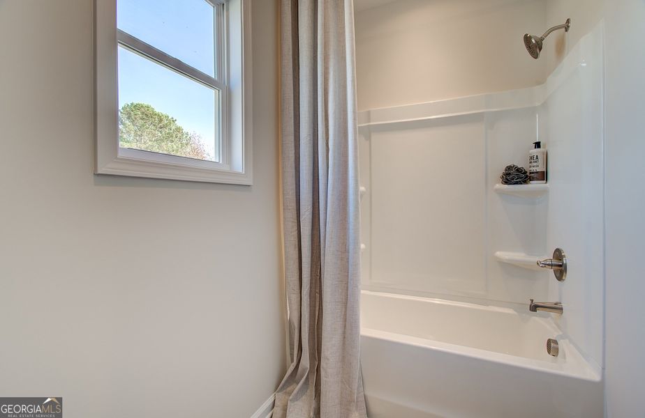 Image 69 of a home in Mallard’s Landing.