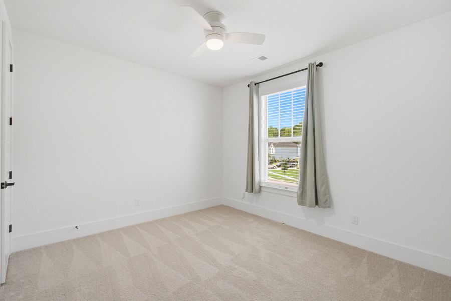 Spacious, unfurnished interior of a new home in Homecoming, Ravenel (Image 25).