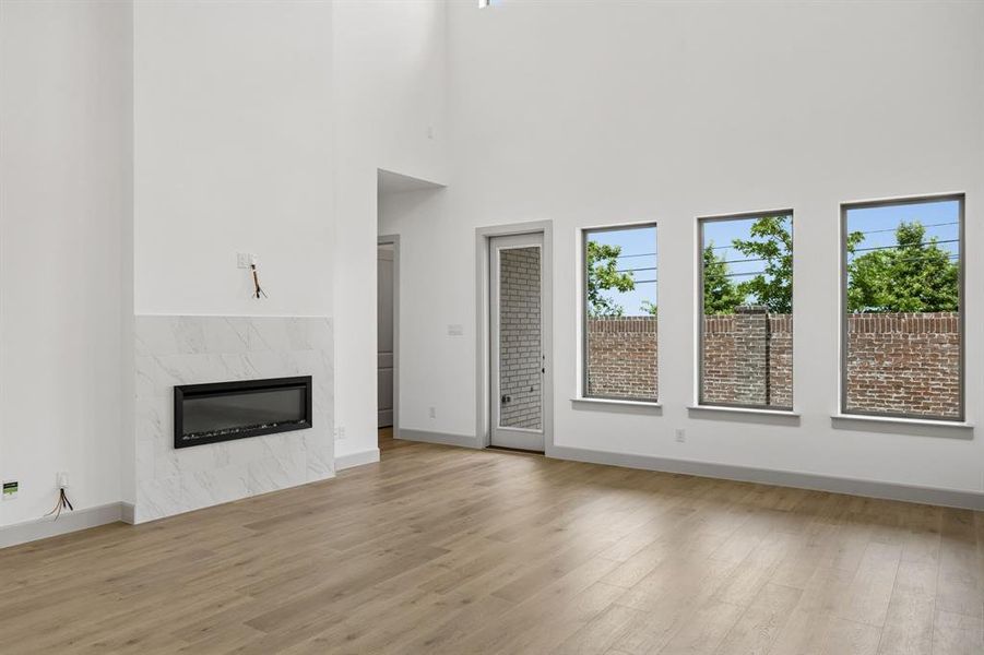 Plenty of room to host family and friends in this outstanding family room! Plenty of room to host family and friends in this outstanding family room!