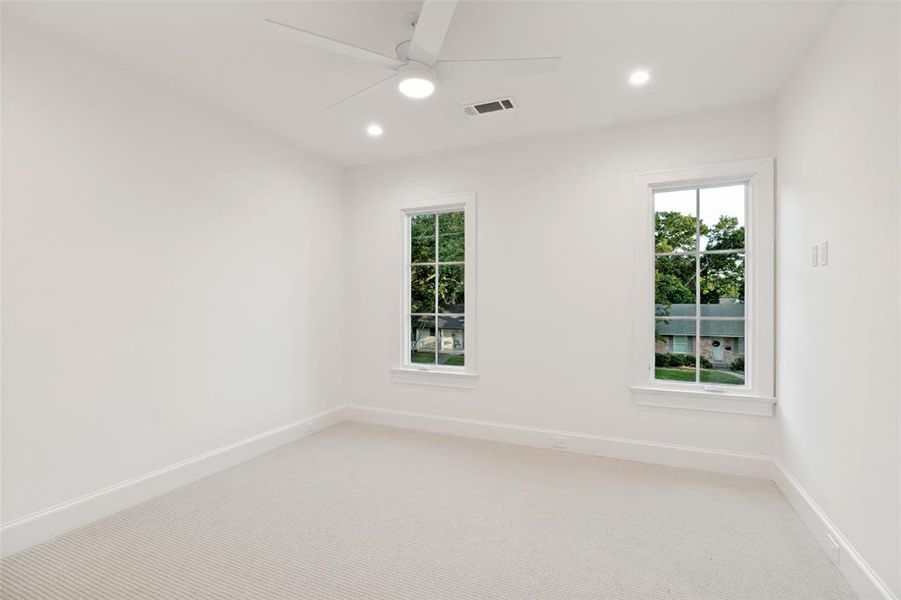 Spacious, unfurnished interior of a new home in , Richardson (Image 24).