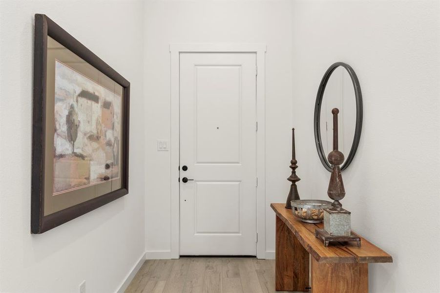 05. 12612 Audubon - Entry