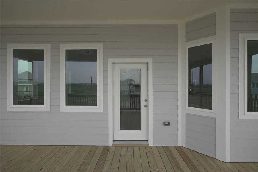 Exterior details and patio area of a home in , Galveston (Image 21).