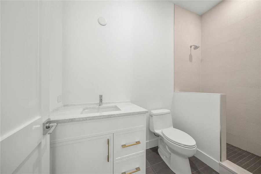 Furnished interior view inside a new home in , Sarasota (Image 7).