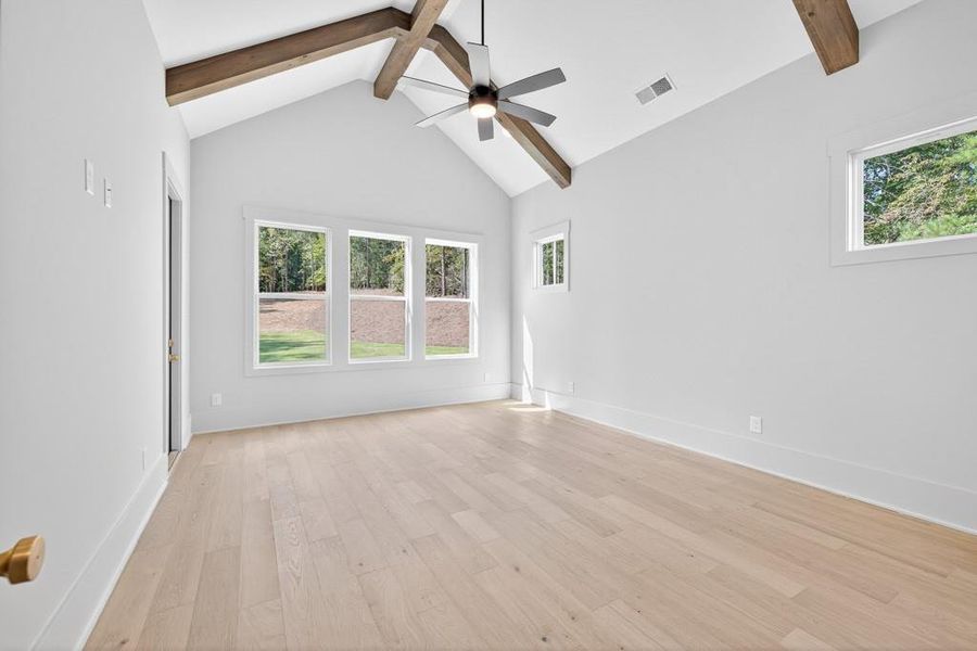 Spacious, unfurnished interior of a new home in , Jefferson (Image 24).