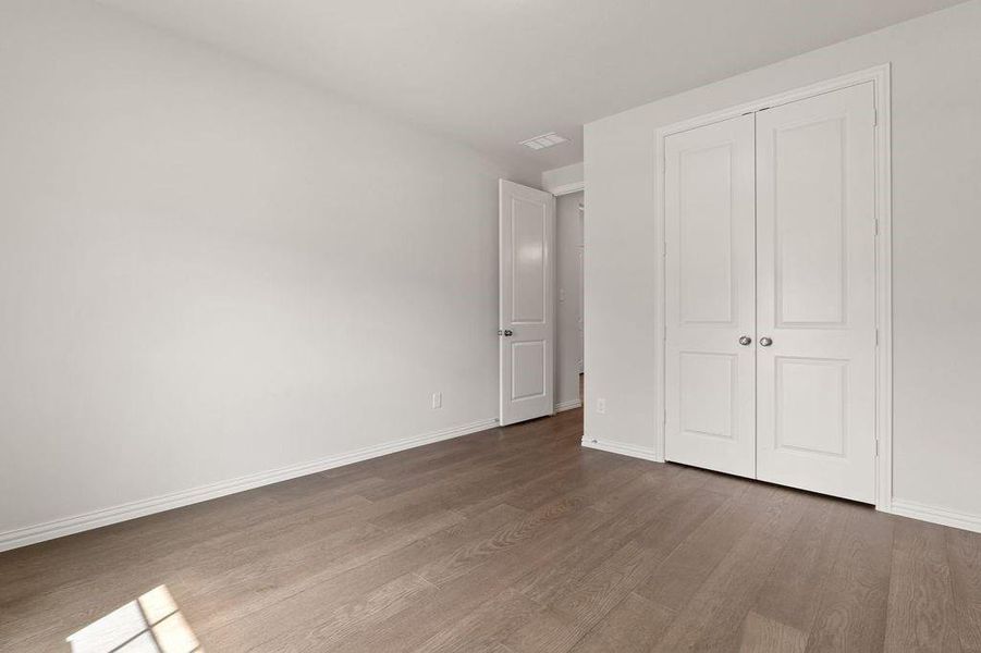 Spacious, unfurnished interior of a new home in , Prosper (Image 24).