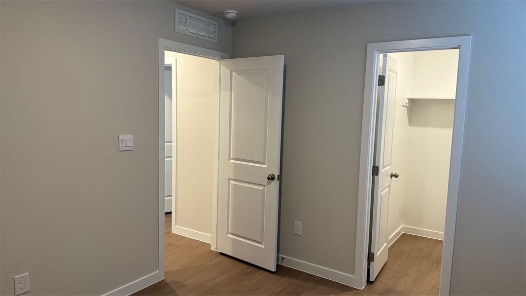 Spacious, unfurnished interior of a new home in London Towne, Corpus Christi (Image 22).