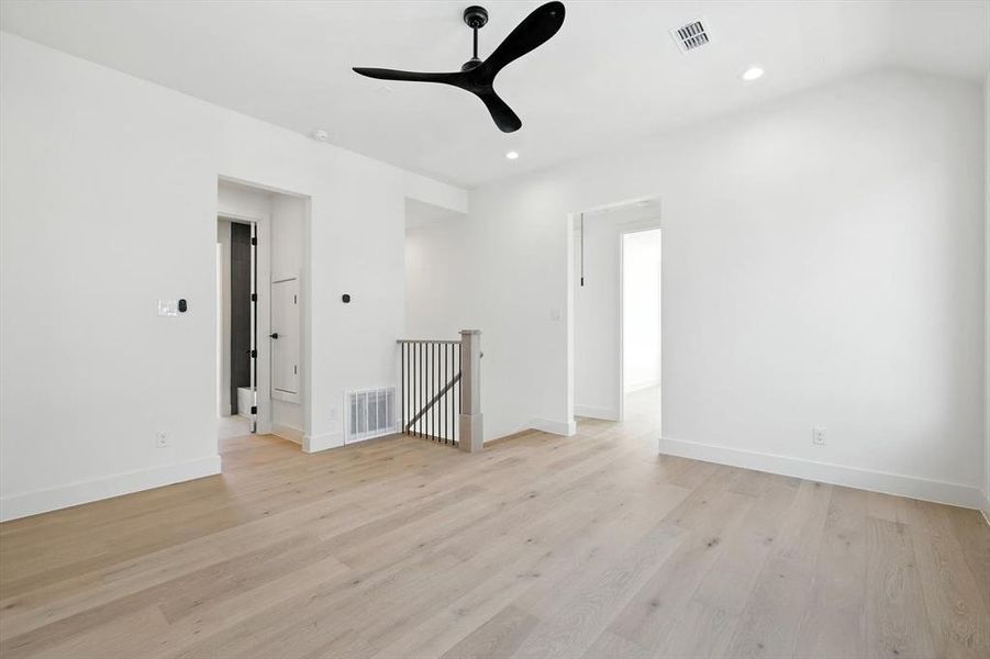 Spacious, unfurnished interior of a new home in , Roanoke (Image 30).