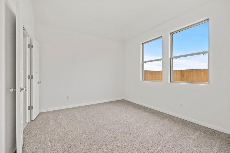 Spacious, unfurnished interior of a new home in Trinity Ranch, Elgin (Image 24).