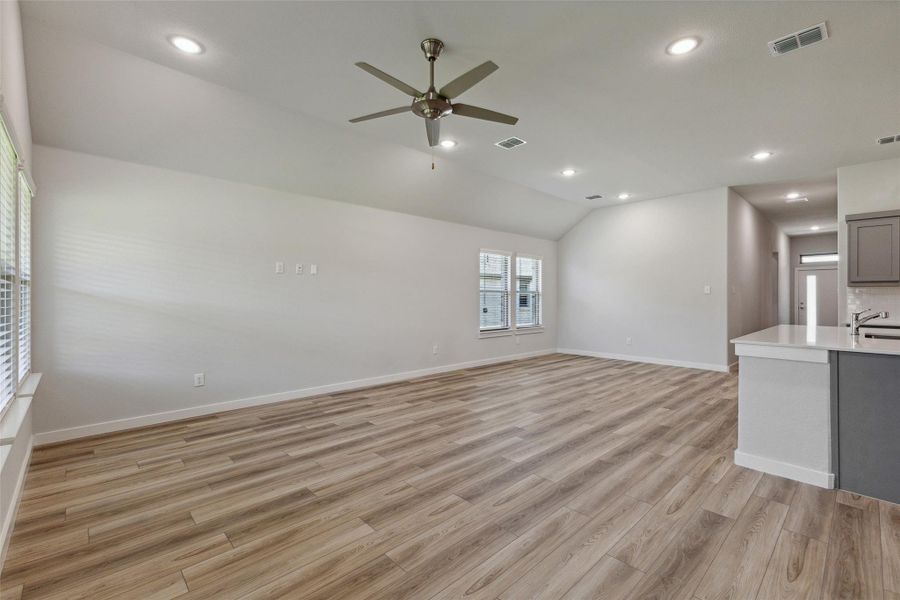 Spacious, unfurnished interior of a new home in Trinity Ranch, Elgin (Image 15). Spacious, unfurnished interior of a new home in Trinity Ranch, Elgin (Image 15).