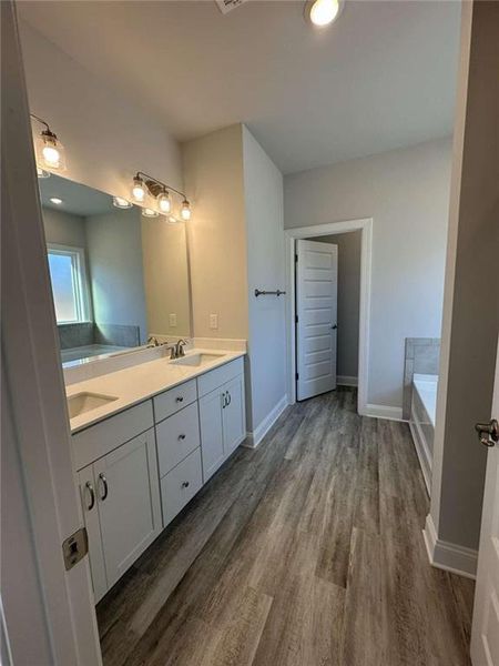 Image 22 of a home in Mirror Lake at South Harbour.