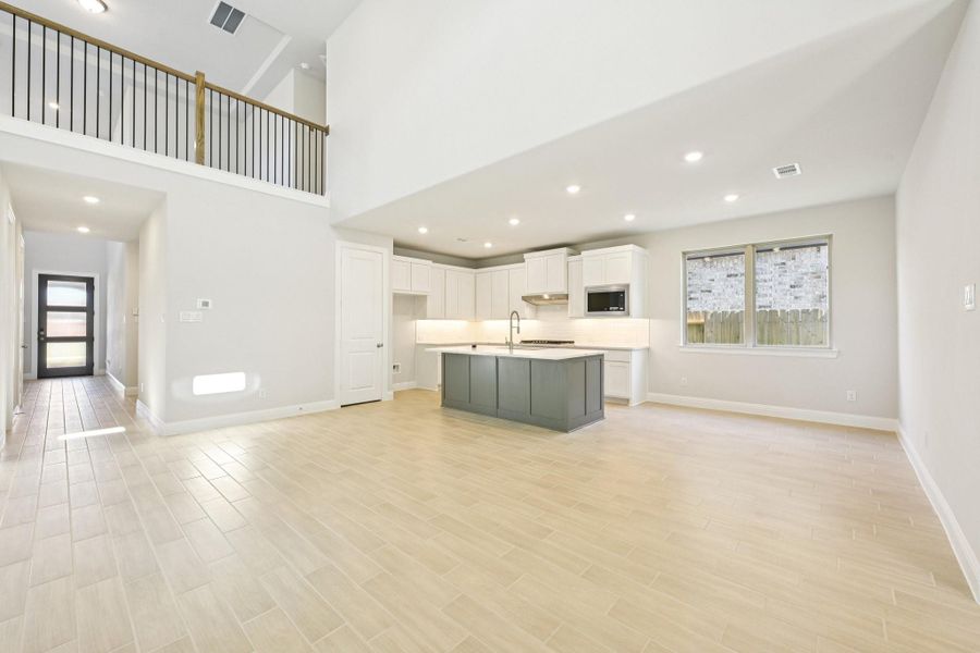 Spacious, unfurnished interior of a new home in Evergreen 40', Conroe (Image 20).