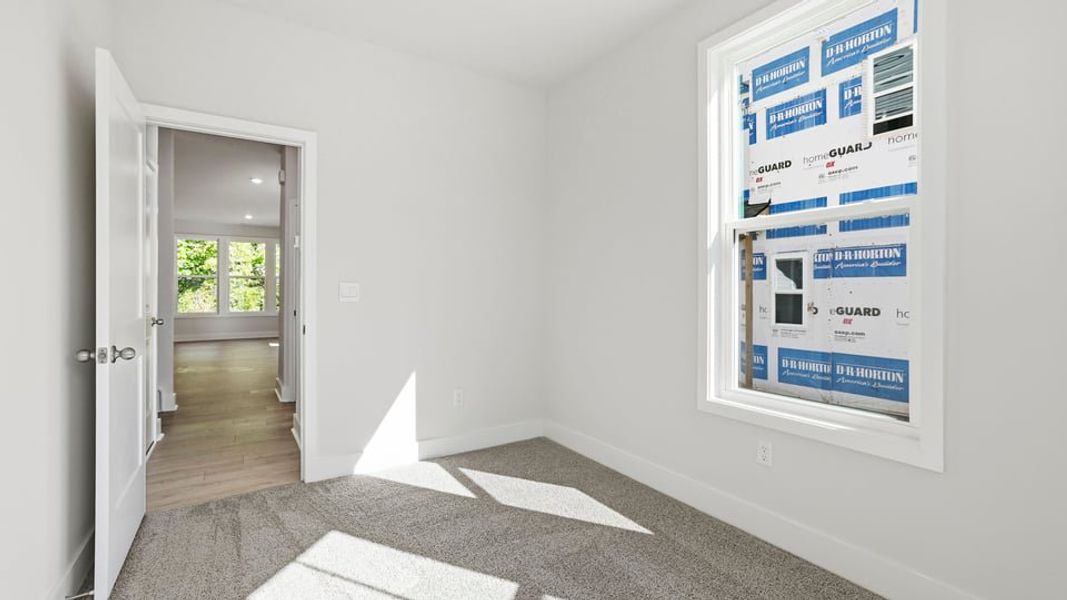 Spacious, unfurnished interior of a new home in Hidden Hills, Spartanburg (Image 21).