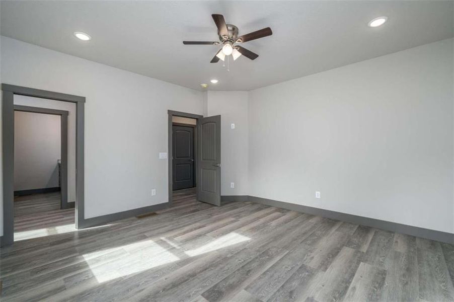Spacious, unfurnished interior of a new home in , Talking Rock (Image 18).
