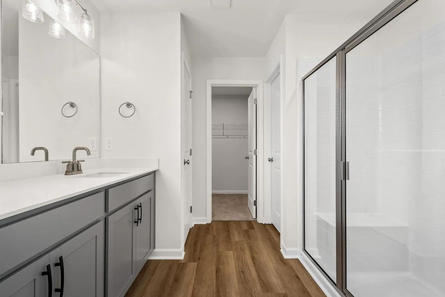 The Beverly A Primary Suite Bathroom