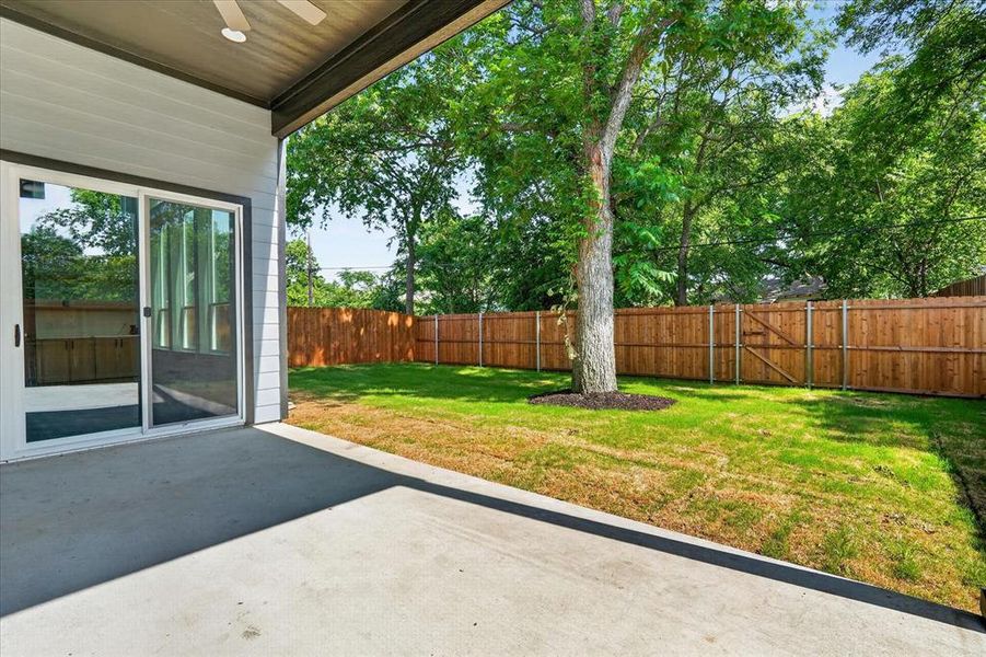 Exterior details and patio area of a home in , Dallas (Image 3).