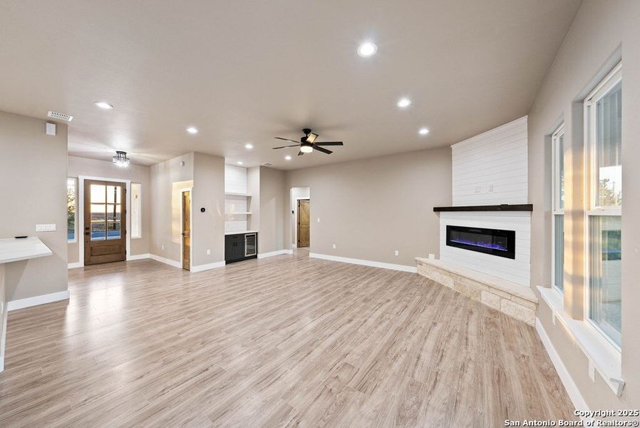 Spacious, unfurnished interior of a new home in , Kerrville (Image 48).