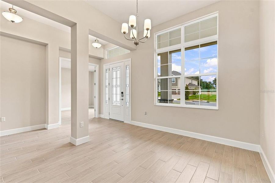 Spacious, unfurnished interior of a new home in Willow Run, Apopka (Image 9).