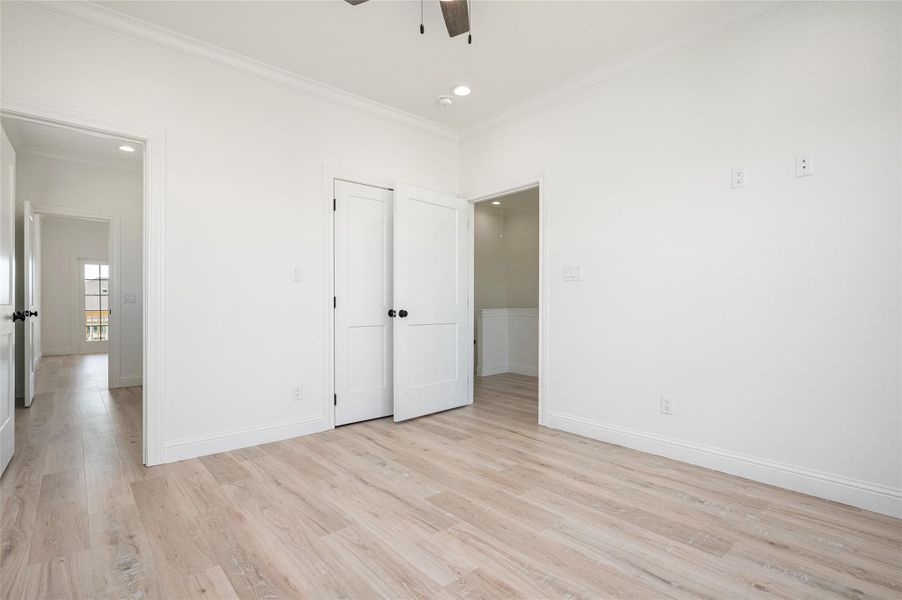 Spacious, unfurnished interior of a new home in , Bolivar Peninsula (Image 46).