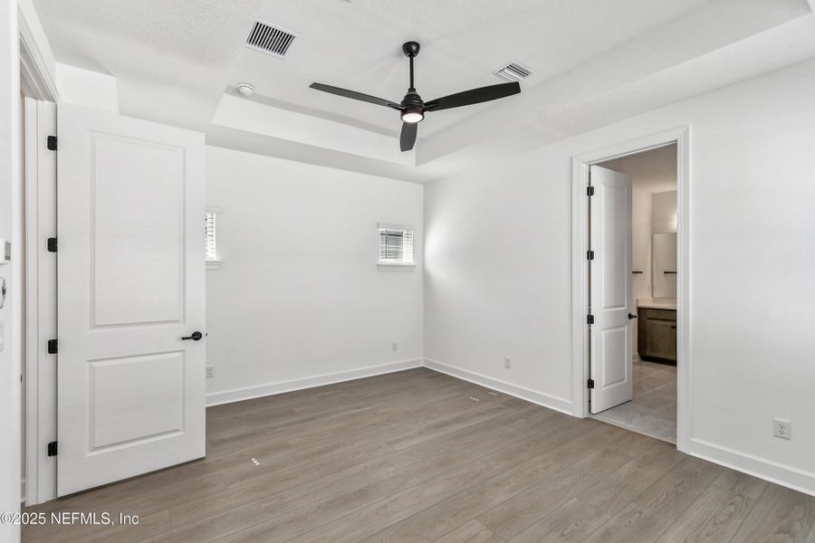 Spacious, unfurnished interior of a new home in , Jacksonville (Image 19).
