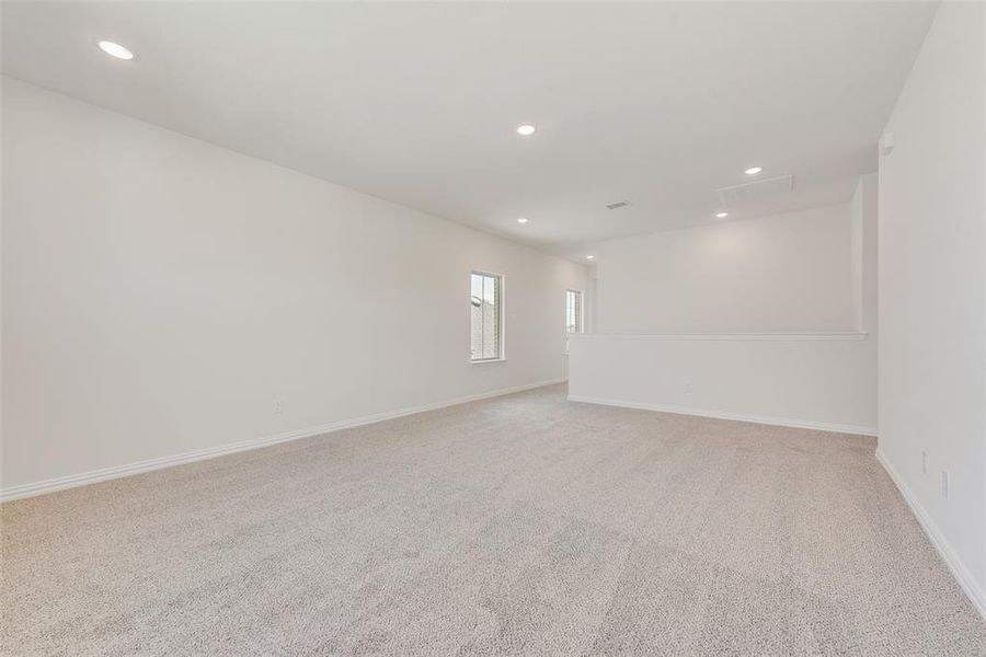 Spacious, unfurnished interior of a new home in Spiritas Ranch, Little Elm (Image 19).