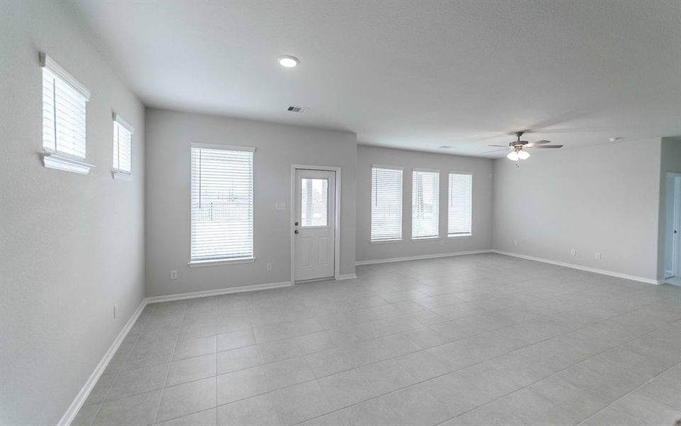 Spacious, unfurnished interior of a new home in Sierra Vista, Rosharon (Image 13). Spacious, unfurnished interior of a new home in Sierra Vista, Rosharon (Image 13).