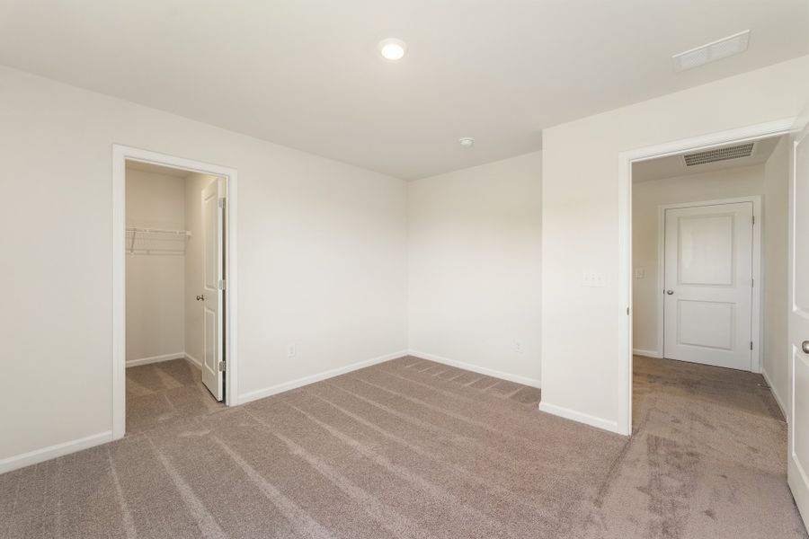 Spacious, unfurnished interior of a new home in Burke Estates, Chesnee (Image 28).