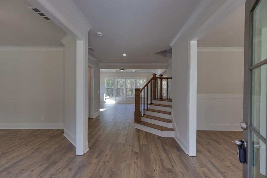 Spacious, unfurnished interior of a new home in , Bishop (Image 53).