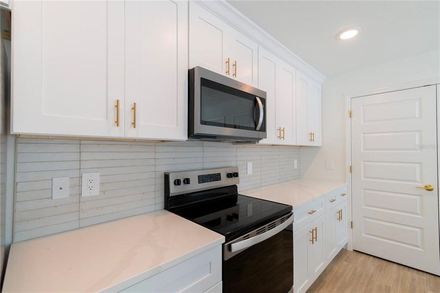 Furnished interior view inside a new home in , Lakeland (Image 9).