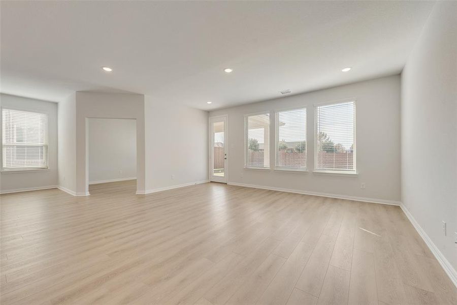 Spacious, unfurnished interior of a new home in Walden Pond, Forney (Image 15).