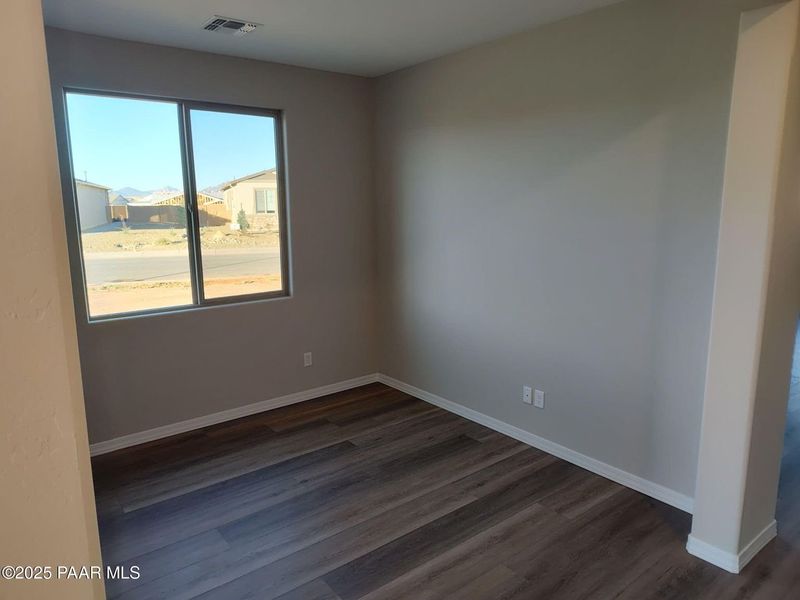 Spacious, unfurnished interior of a new home in North Ridge at Pronghorn Ranch, Prescott Valley (Image 8).