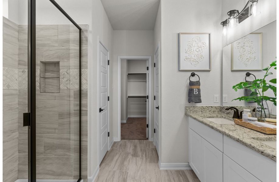 Furnished interior view inside a new home in Saddle Creek Ranch, Cibolo (Image 8).