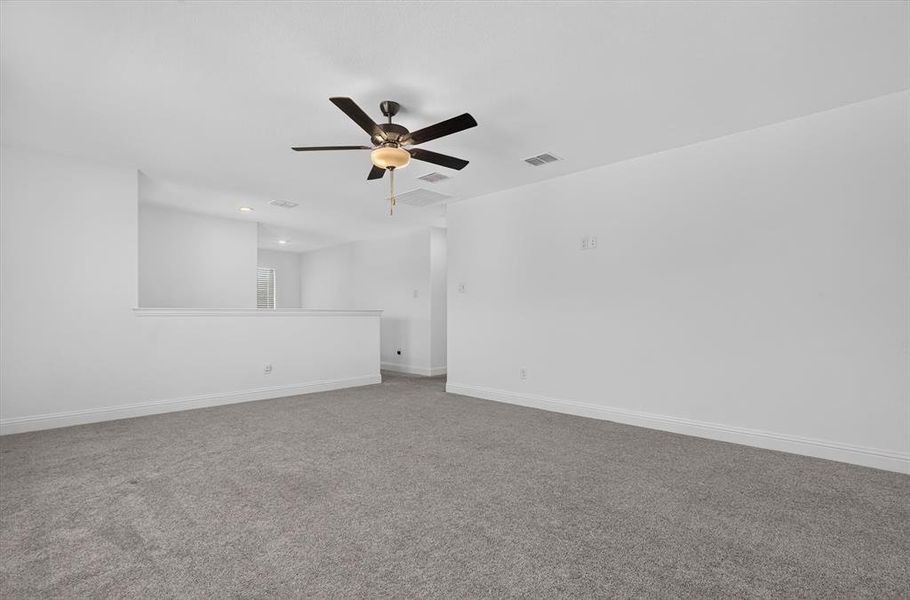 Spacious, unfurnished interior of a new home in Madero 50s, Fort Worth (Image 12). Spacious, unfurnished interior of a new home in Madero 50s, Fort Worth (Image 12).