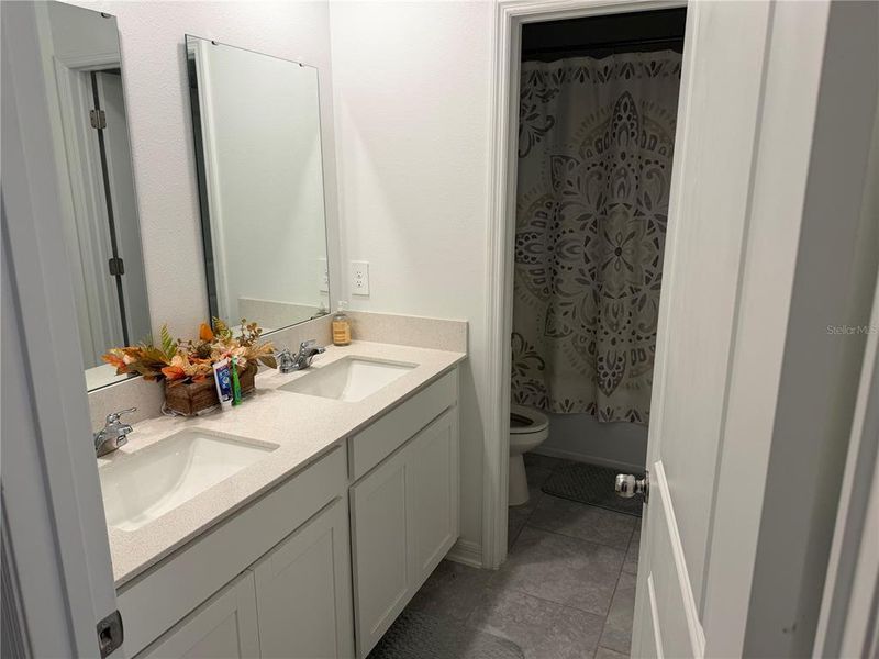 Furnished interior view inside a new home in , Winter Haven (Image 7).