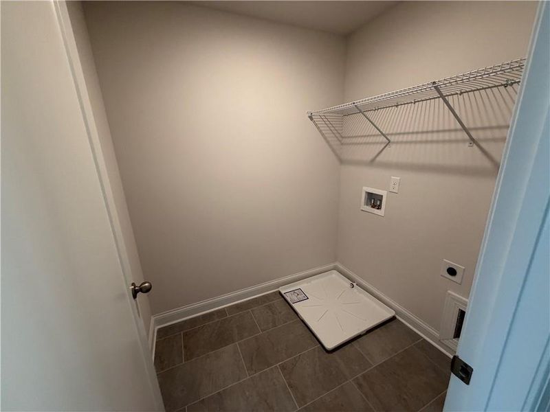 Spacious, unfurnished interior of a new home in , Marietta (Image 8).