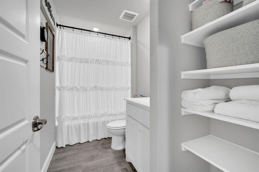 Furnished interior view inside a new home in The Parks of Alvarado, Alvarado (Image 11).