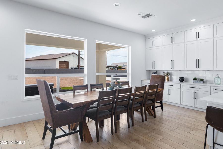 Dining Area Dining Area