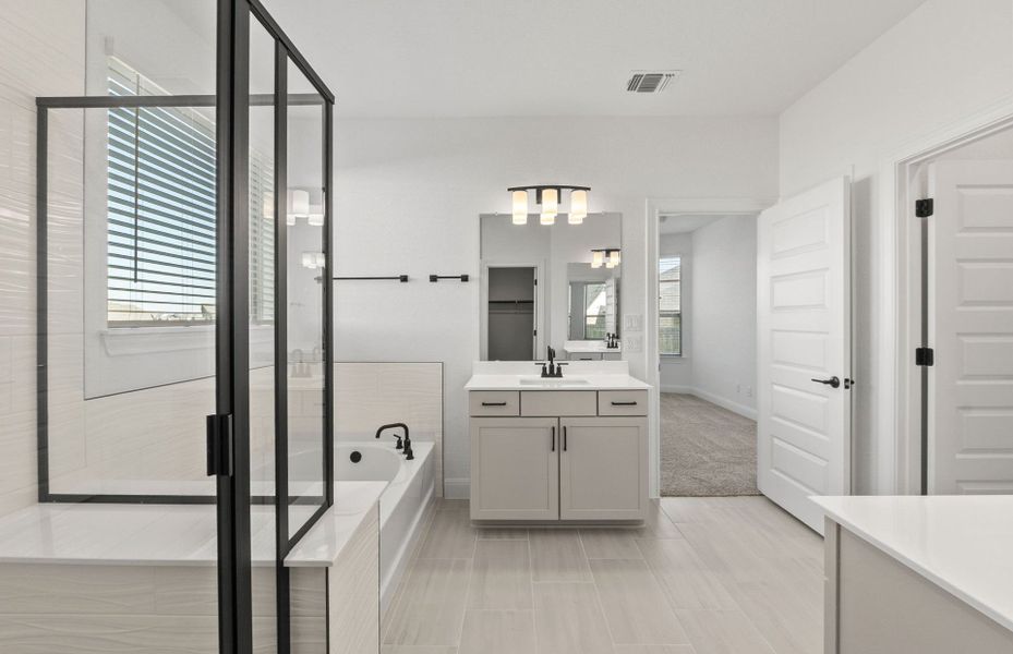 Furnished interior view inside a new home in Santa Rita Ranch, Liberty Hill (Image 13).