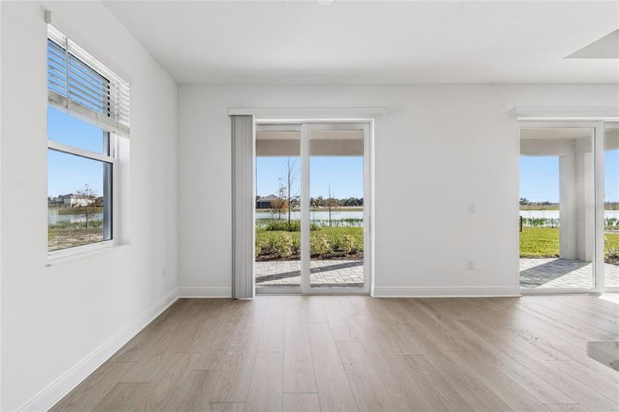 Spacious, unfurnished interior of a new home in Hawkstone, Sarasota (Image 19).