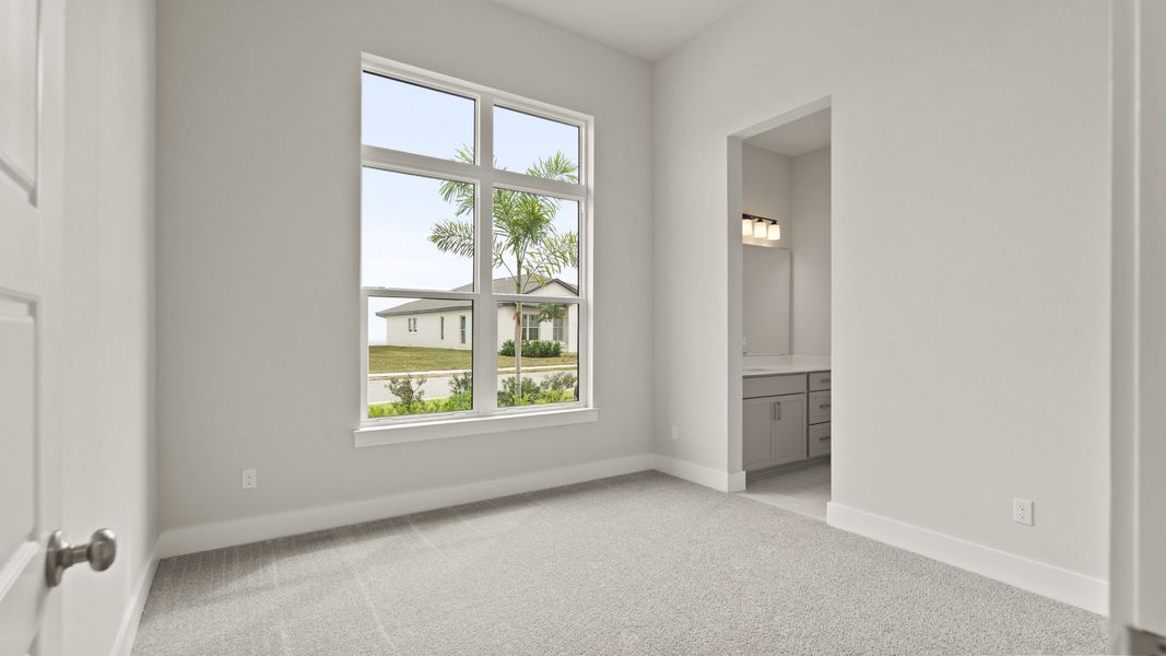 Spacious, unfurnished interior of a new home in Turnleaf, Punta Gorda (Image 17).