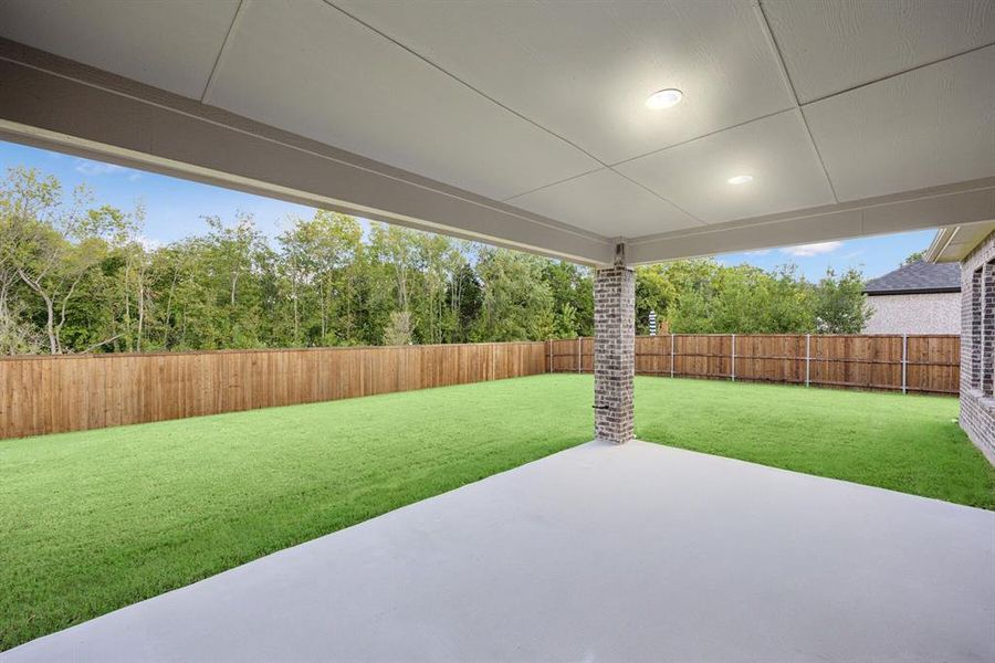 Exterior details and patio area of a home in Lincoln Pointe, Van Alstyne (Image 24). Exterior details and patio area of a home in Lincoln Pointe, Van Alstyne (Image 24).