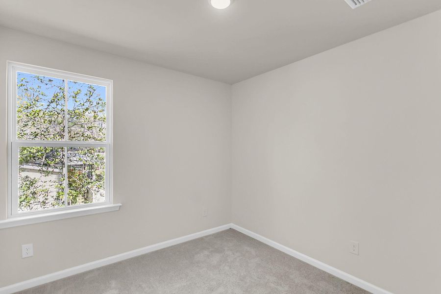 Spacious, unfurnished interior of a new home in , Summerville (Image 16).