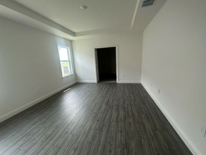 Spacious, unfurnished interior of a new home in Central Park, Port St. Lucie (Image 5).