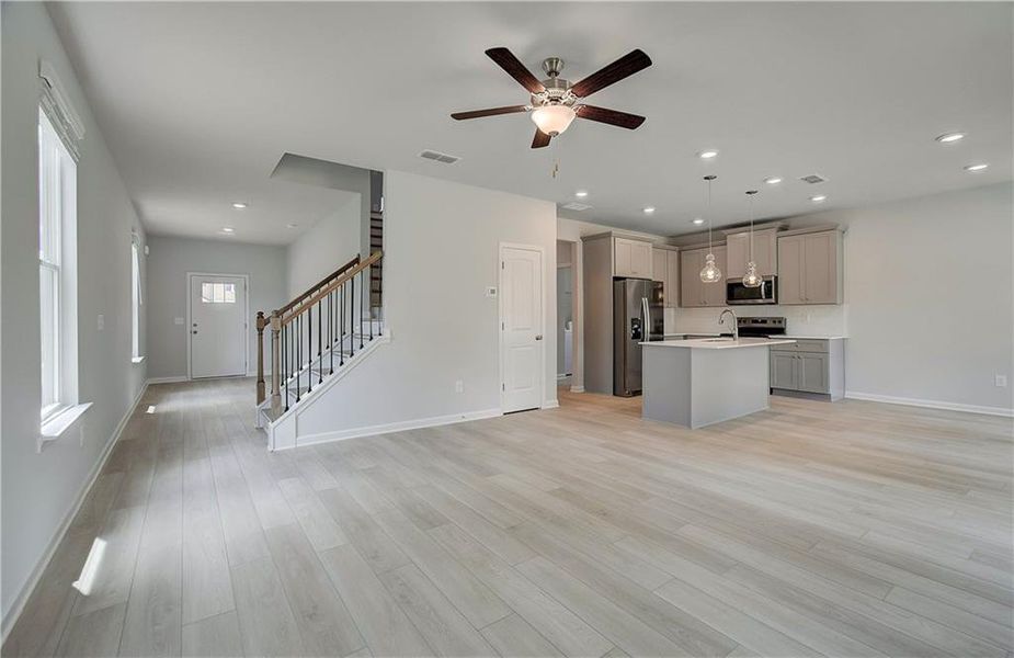 Spacious, unfurnished interior of a new home in Enclave at Evergreen, Fairburn (Image 16).
