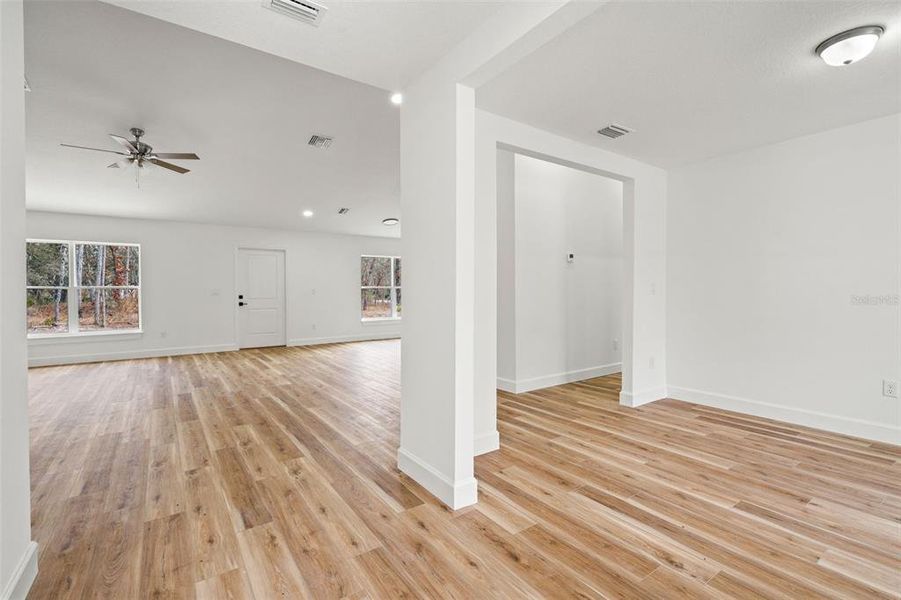 Spacious, unfurnished interior of a new home in , Weeki Wachee (Image 41).