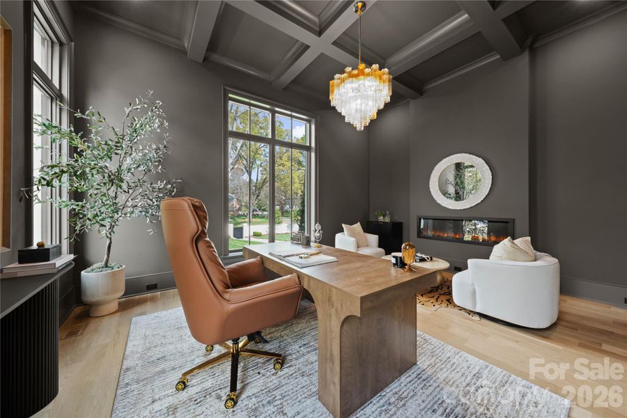 Flex room/study room Flex room/study room