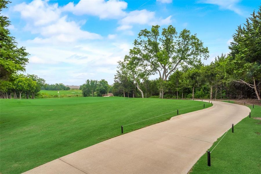 Image 7 of a home in Heath Golf & Yacht Club. Image 7 of a home in Heath Golf & Yacht Club.